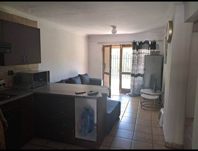 2 BEDROOM CLUSTER FOR SALE IN BERGSIG